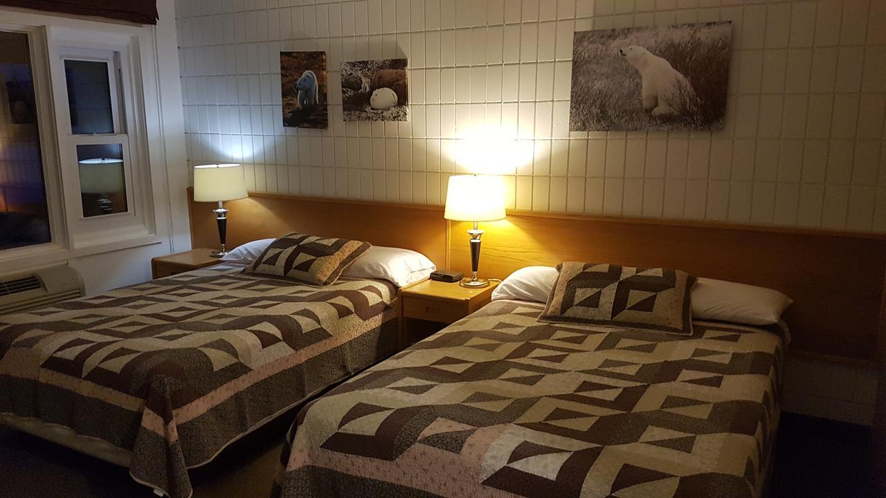 Pinawa Motel Bagian luar foto